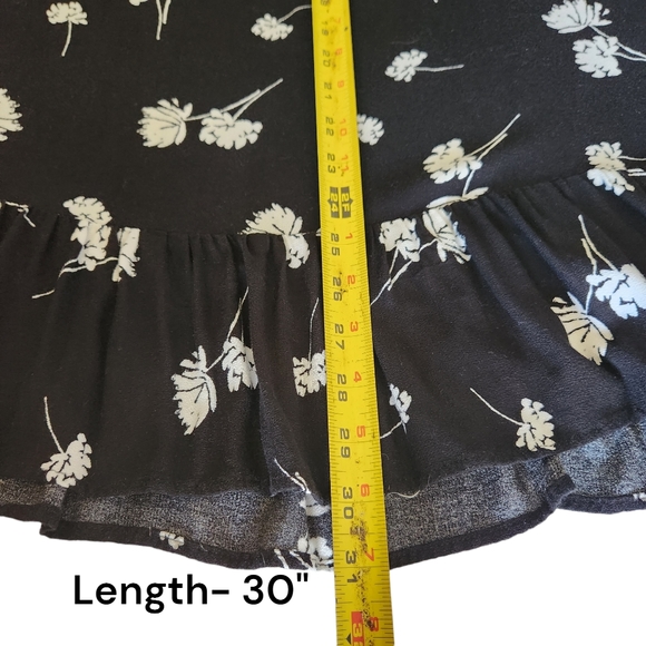 Black & White Flounce Hem Boho Mini Size Large - Picture 12 of 13